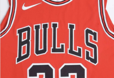 Image de l'article Guide des maillots NBA : comment s’y retrouver entre les maillots authentic, replica et swingman ?