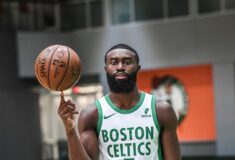 Image de l'article Pourquoi Jaylen Brown cache le swoosh de ses Nike ?