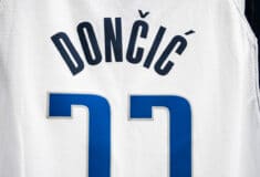 Image de l'article Jeu concours : remporte un maillot des Mavericks signé par Luka Dončić !