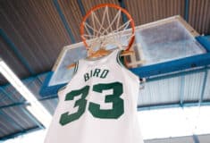 Image de l'article Maillot de Larry Bird : pourquoi le numéro 33 ?